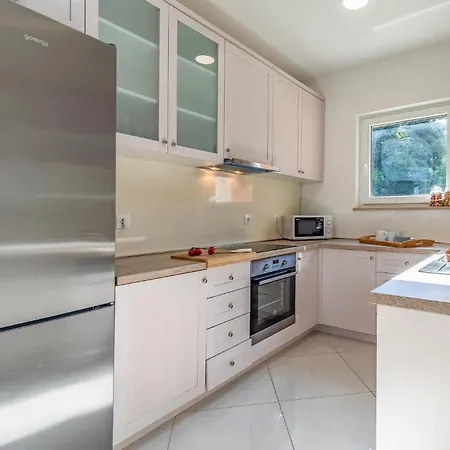 Lovely In With Wifi Holiday home Pula