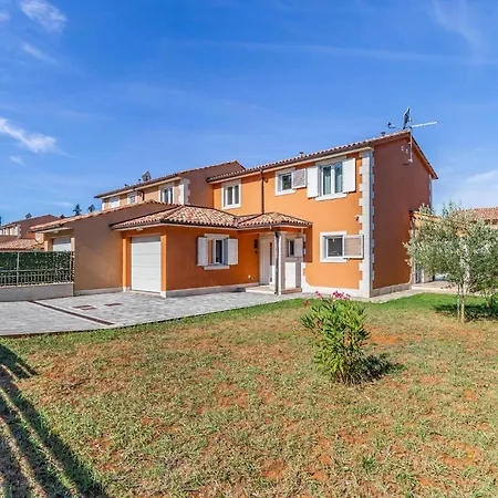 Lovely In With Wifi Holiday home *
