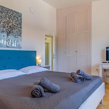 Holiday home Lovely In With Wifi *
